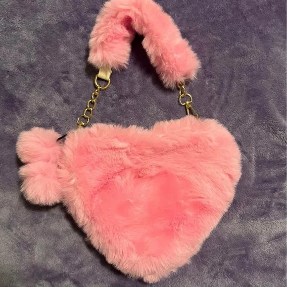 Pink Heart-Shaped Faux Fur Bag with Gold Chain - Picture 2 of 4